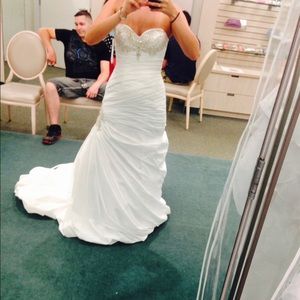 Brand new wedding dress